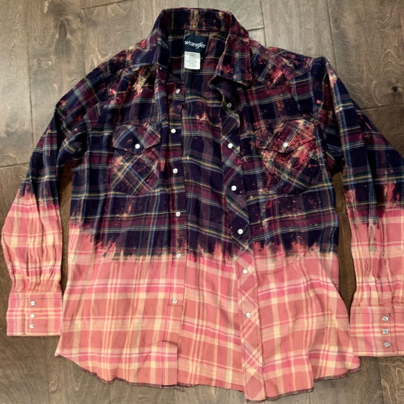 Wrangler Flannel with Bleach Distressing - Picture 1 of 2